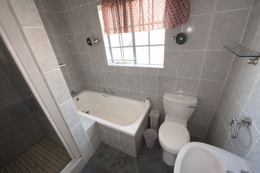 3 Bedroom Property for Sale in Heuwelsig North West